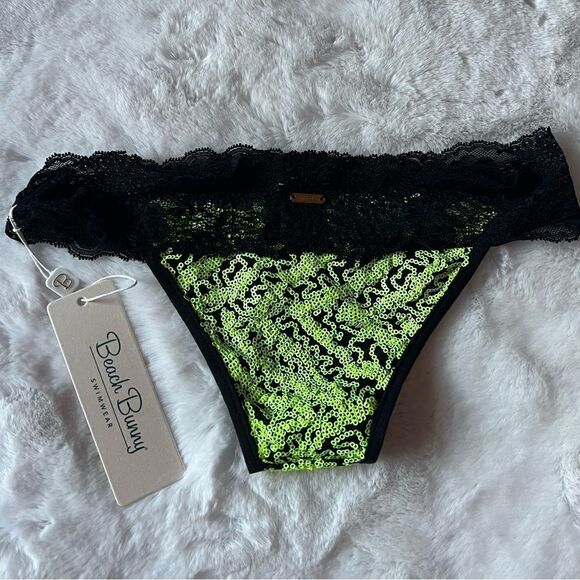 BEACH BUNNY BOTTOM.. - Picture 3 of 7